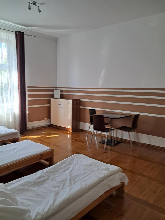 Feniks Pokoje Goscinne Malbork Ruang foto